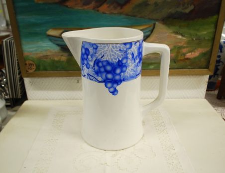 (n-5937) Nimy Imperiale Royale, suur viinamarjadega kann (n-5937) Nimy Imperiale Royale, suur viinamarjadega kann