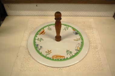 (n-5950) Revol Porcelaine Veritable, juustuvaagen sangaga