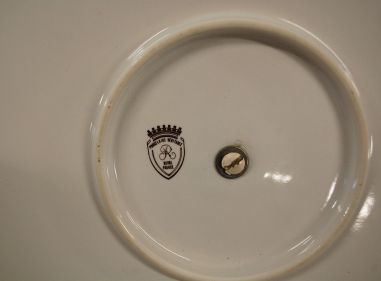 (n-5950) Revol Porcelaine Veritable, juustuvaagen sangaga