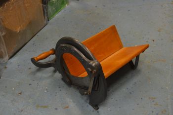 (n-6114) Vana  leivalõikur RAADVAD