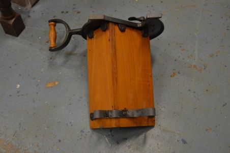 (n-6114) Vana  leivalõikur RAADVAD