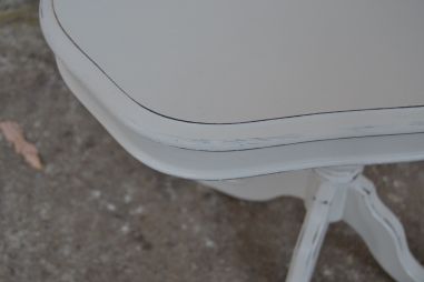 (n-6122) Valge buduaarilaud