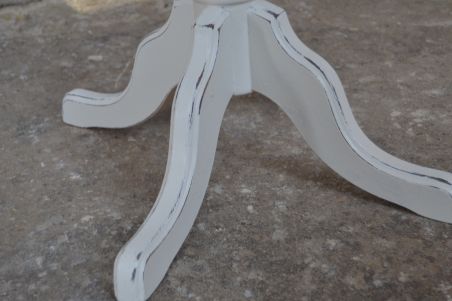 (n-6122) Valge buduaarilaud