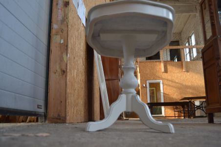 (n-6122) Valge buduaarilaud