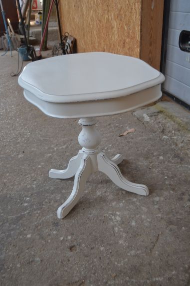 (n-6122) Valge buduaarilaud