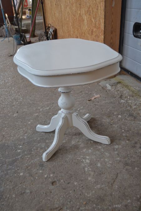 (n-6122) Valge buduaarilaud