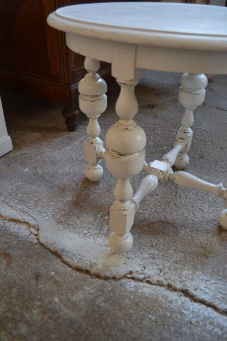 (n-6135) Ümar diivanilaud