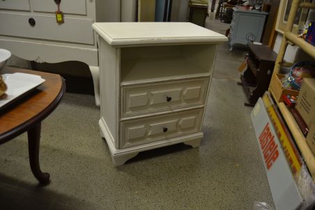 (n-6144) Valge kummut (n-6144) Valge kummut