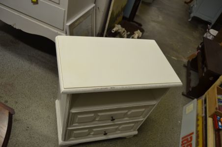 (n-6144) Valge kummut (n-6144) Valge kummut