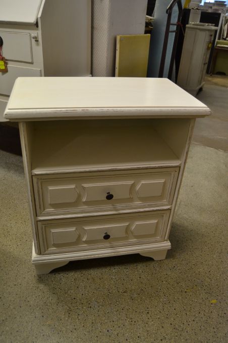 (n-6144) Valge kummut (n-6144) Valge kummut