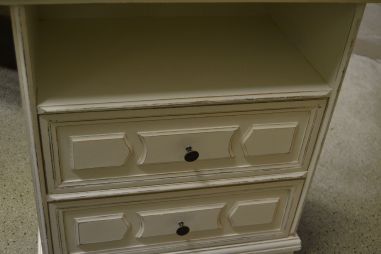 (n-6144) Valge kummut