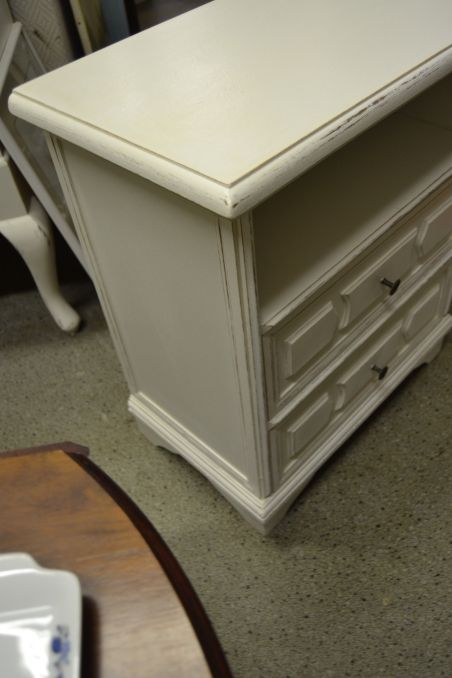 (n-6144) Valge kummut (n-6144) Valge kummut