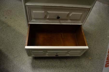 (n-6144) Valge kummut (n-6144) Valge kummut