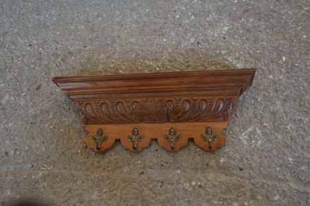 (n-6148) Puitalusel seinanagi (n-6148) Puitalusel seinanagi