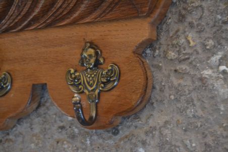 (n-6148) Puitalusel seinanagi (n-6148) Puitalusel seinanagi