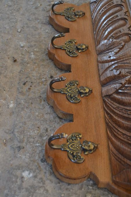 (n-6148) Puitalusel seinanagi (n-6148) Puitalusel seinanagi