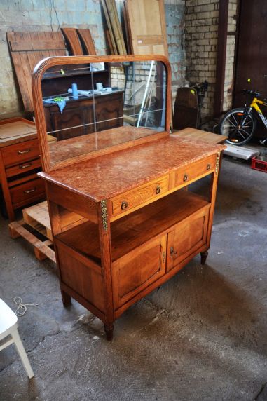 (n-6151) Peegliga suurem kummut