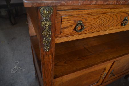 (n-6151) Peegliga suurem kummut