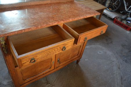 (n-6151) Peegliga suurem kummut