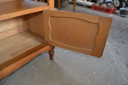 (n-6151) Peegliga suurem kummut