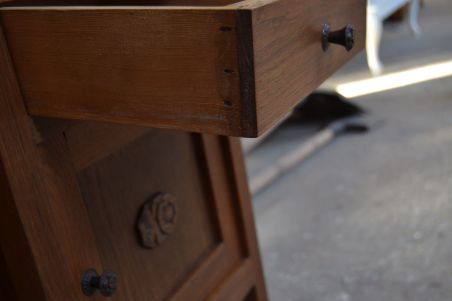 (n-6152) Kiviplaadiga öökapp (n-6152) Kiviplaadiga öökapp