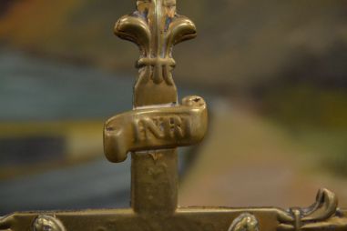 (n-6055) Krustifiksiga metallist rist