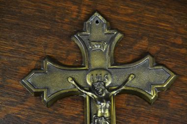 (n-6056) Krustifiksiga metallist rist, DEPOSE