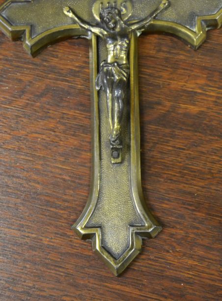 (n-6056) Krustifiksiga metallist rist, DEPOSE