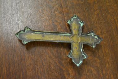 (n-6056) Krustifiksiga metallist rist, DEPOSE