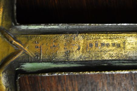 (n-6056) Krustifiksiga metallist rist, DEPOSE