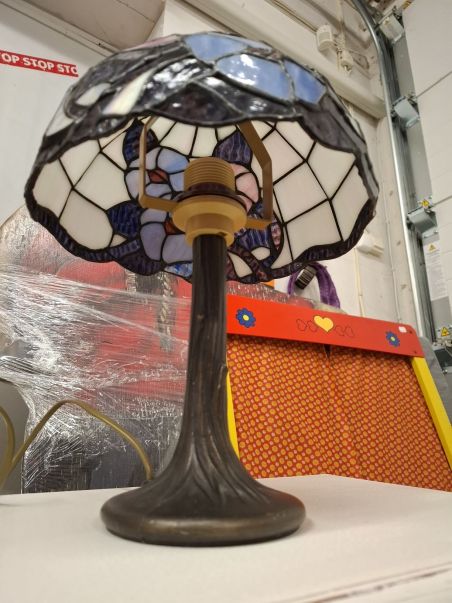 (n-6202) Tiffany stiilis laualamp