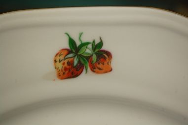 (n-6226) Kahla puuviljadega vaagen