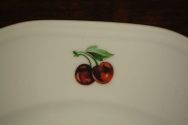 (n-6226) Kahla puuviljadega vaagen