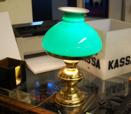 (n-6263) Vana rohelise klaaskupliga laualamp