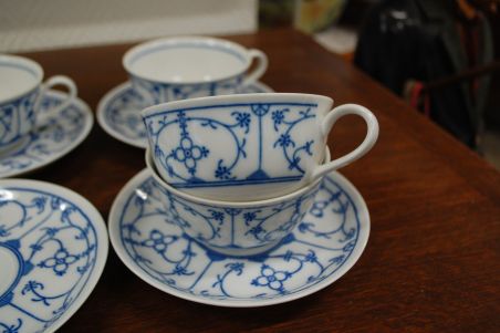 (n-6283/2) Bavaria Winterling Schwarzenbach, õlelillemustriga teetassid-taldrikud, 5tk