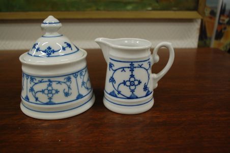 (n-6283/3) Bavaria Winterling Schwarzenbach, õlelillemustriga suhkrutoos ja koorekann