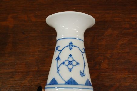 (n-6285) Õlelillemustriga küünlajalg