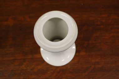 (n-6285) Õlelillemustriga küünlajalg