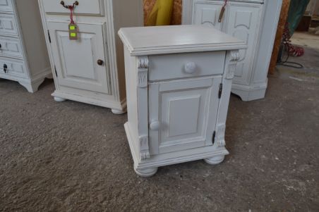 (L-520) Väiksem kummut, öökapp (L-520) Väiksem kummut, öökapp