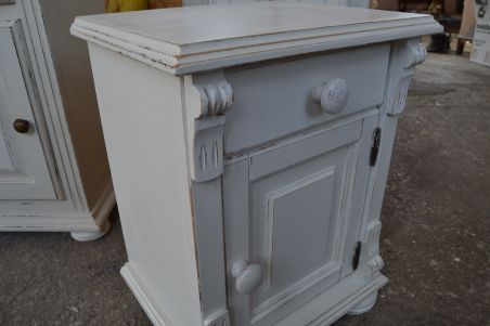 (L-520) Väiksem kummut, öökapp (L-520) Väiksem kummut, öökapp