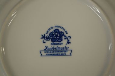 (n-6319) Triptis Porzellan, sibulamustriga salatitaldrikud, 3tk