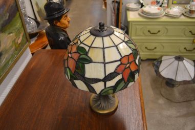 (n-6329) Tiffany stiilis laualamp