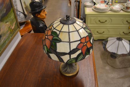 (n-6329) Tiffany stiilis laualamp