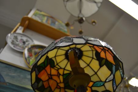 (n-6329) Tiffany stiilis laualamp