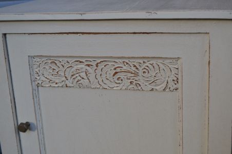 (n-6345) Valge kummut, öökapp