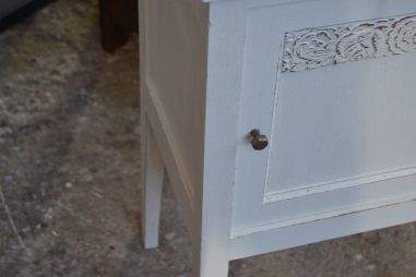 (n-6345) Valge kummut, öökapp