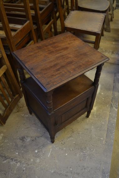 (n-6348) Väiksem kummut, öökapp