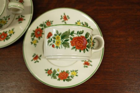 (n-6355/7) Villeroy & Boch, Summerday kohvitassid-taldrikud, 2tk