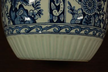 (n-6378/3) Delfts, Boch lilleline lillepott