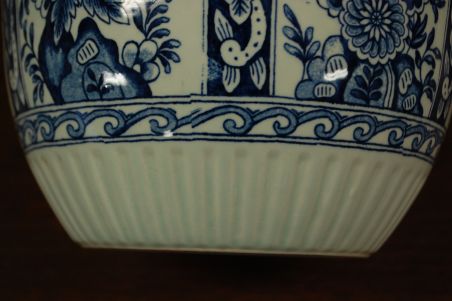 (n-6378/3) Delfts, Boch lilleline lillepott